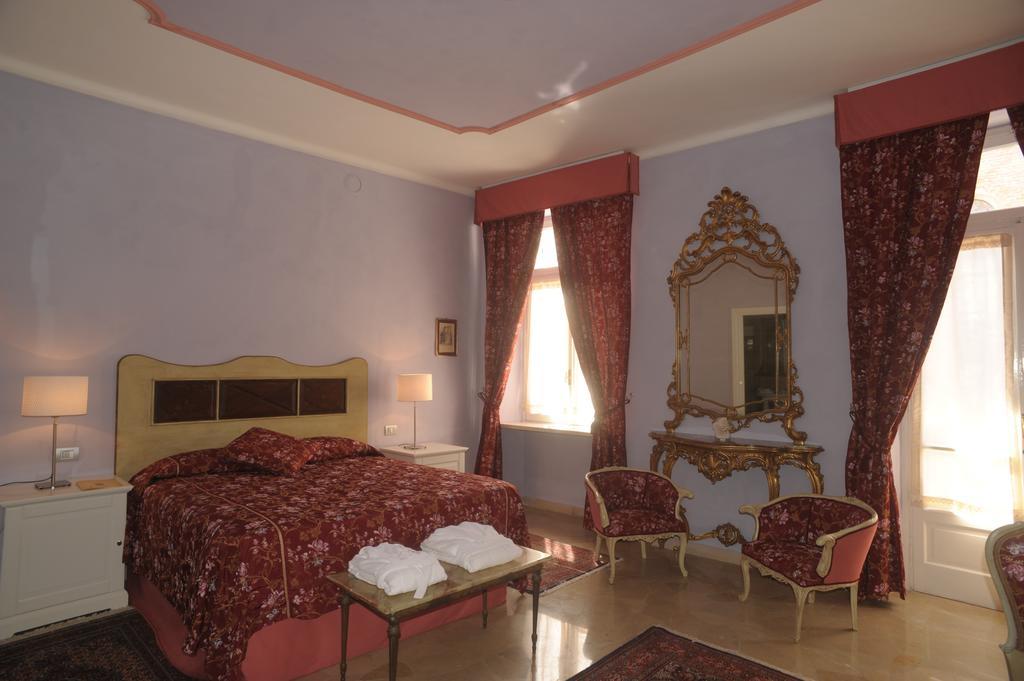 Relais Al Bel San Domenico Bed and Breakfast Alba  Rum bild