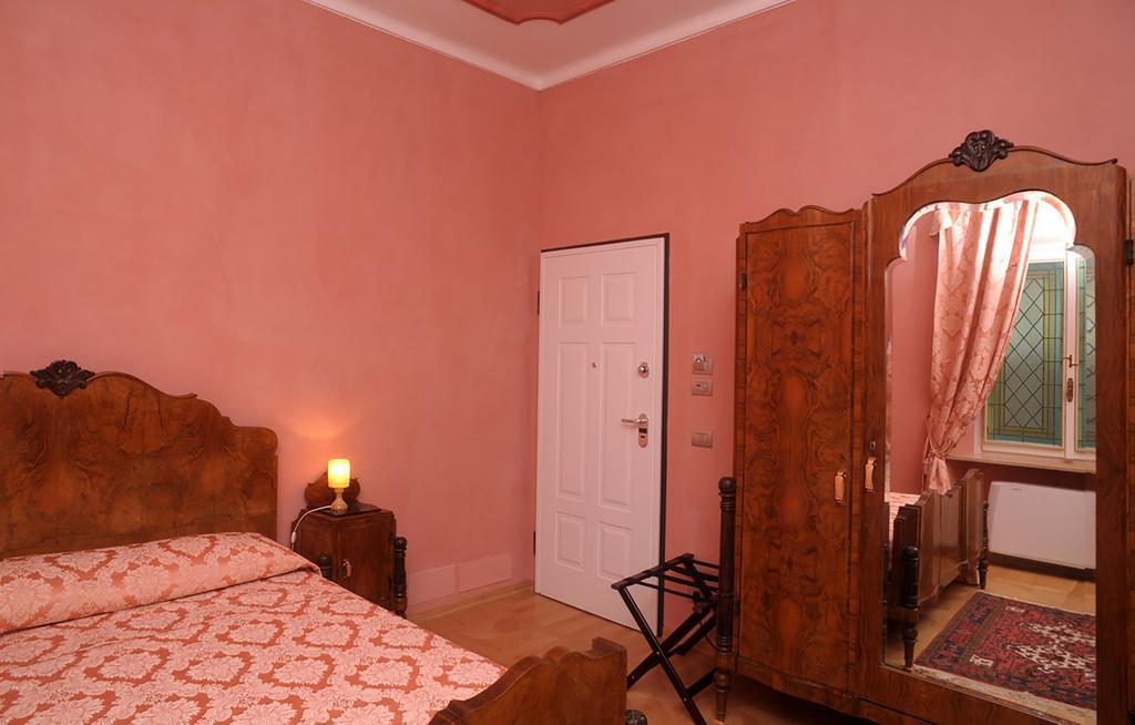 Relais Al Bel San Domenico Bed and Breakfast Alba  Rum bild